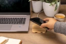 Bambuinen 10W langaton USB-laturi