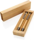 Bambusta valmistettu moderni kynäsarja laatikossa