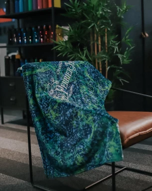 Erilahendusega pehme pleed