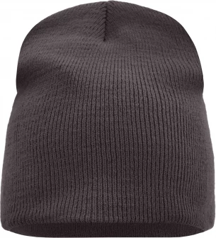 Hästiistuv kootud müts