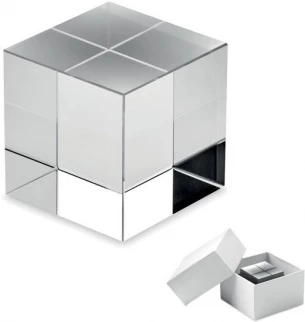 Klaasist kuubiktrofee Kubeward