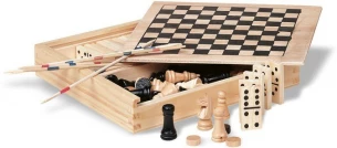 4 peliä puulaatikossa