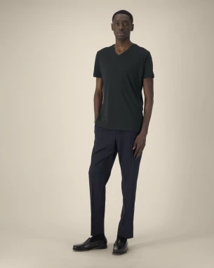 Miesten V-kauluksinen t-paita, Stanley Presenter, Personaallinen V-pääntie, Ympäristöystävällinen materiaali, Kaksoisompeleet lahkeissa