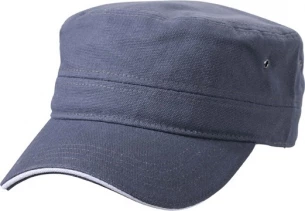 Sandwich cap in military style made of durable cotton canvas