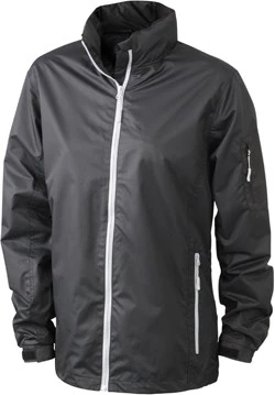 Naiste funkstionaalne tuulejope