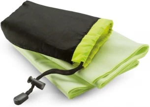 Urheilupyyhe nailonpussissa