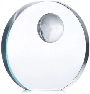 Lasinen Globe-pokaali