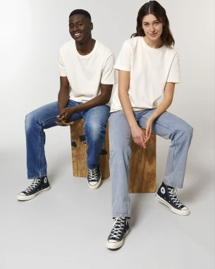 Unisex T-paita, RE-Creator, Valmistettu ympäristöystävällisestä materiaalista, Sopii miehille ja naisille, Kaksinkertaisesti ommeltu helma