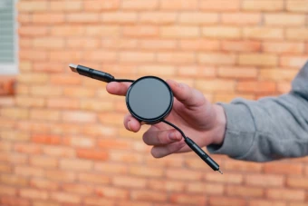 Terra RCS kierrätysalumiinista valmistettu sisäänvedettävä 6-in-1-kaapeli