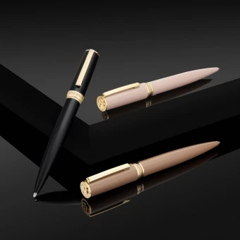 Arche'i pastakas Kahe B-tähega