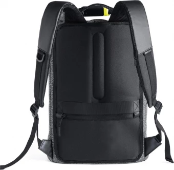 Bobby Urban vargakindel seljakott