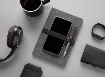 Luksusa cieto vāku PU piezīmju grāmatiņa A5 ar telefona un pildspalvas turētāju