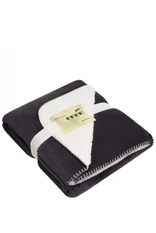 Ylellinen veluuripeite