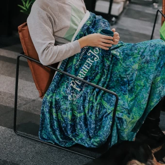 Erilahendusega pehme pleed