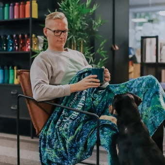 Erilahendusega pehme pleed