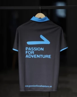 Räätälöity poolo