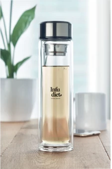 Pullo kosketuslämpömittarilla