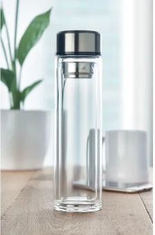 Pullo kosketuslämpömittarilla