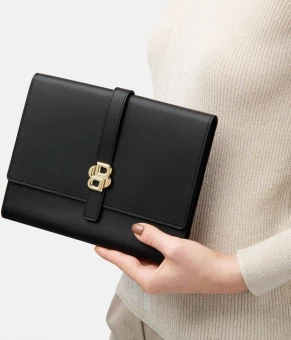 Kahe B-tähega A5 mapp