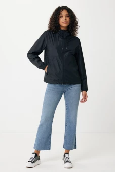 Iqoniq Logan kevyt takki kierrätyspolyesteristä