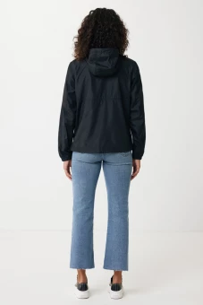 Iqoniq Logan kevyt takki kierrätyspolyesteristä