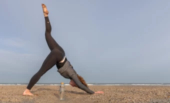 Impact borosilikaattilasipullo bambukannella, läpinäkyvä