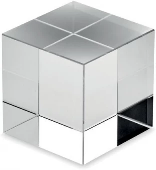 Klaasist kuubiktrofee Kubeward