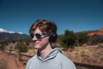 RCS kierrätysmuovista valmistettu Elite kokoontaitettavat langattomat kuulokkeet