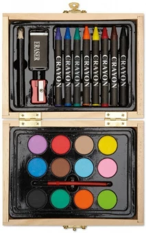 Maalaussetti puulaatikossa