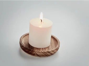 Küünal alusega Pentas