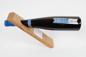 Kvaliteetne puidust veinihoidja