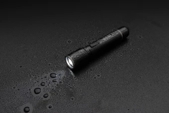 Gear X RCS otrreizēji pārstrādāta alumīnija USB uzlādējams kabatas lukturītis