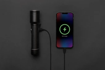 RCS kierrätetystä alumiinista valmistettu USB-ladattava taskulamppu