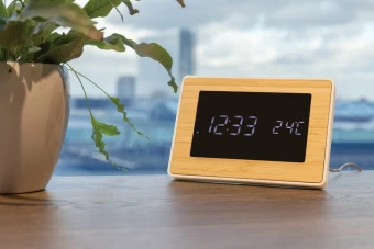 Utah RCS kierrätysmuovista ja bambusta valmistettu LED-kello