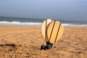 Puinen frescobol-tennissetti, ruskea