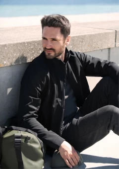 Livingston Meeste 4-suunaline veniv softshell jakk