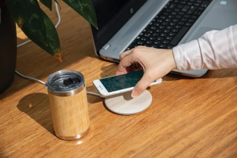 Loodussõbralik juhtmevaba laadija