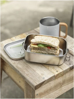 Titan kierrätetystä ruostumattomasta teräksestä valmistettu eväsrasia