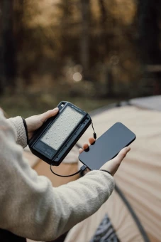 Päikesepaneeliga akupank Nordic Drift Titan 10.000mAh