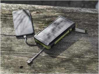 Soldy 10 000 mAh:n RCS-kierrätetystä muovista valmistettu aurinkodynamovaravirtalähde