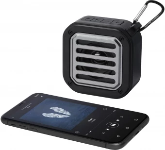 Solo 3 W:n IPX5 RCS -kierrätetystä muovista valmistettu, aurinkoenergialla toimiva Bluetooth®-kaiutin jousihaalla