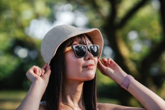 Aurinkolasit bambusta js RCS kierrätetystä muovista