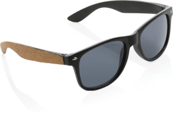 GRS kierrätetystä PC-muovista ja korkista valmistetut aurinkolasit