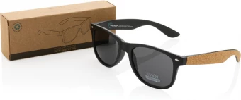 GRS kierrätetystä PC-muovista ja korkista valmistetut aurinkolasit