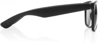 GRS aurinkolasit kierrätetystä muovista