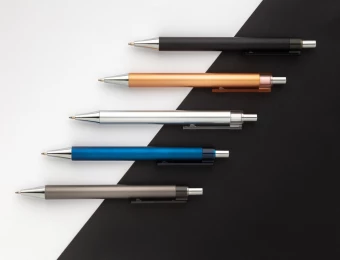 X8 metallinhohtoinen kynä