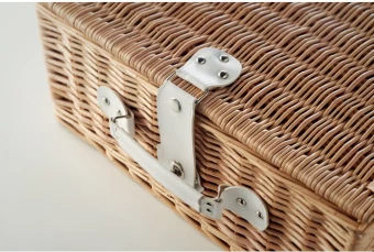 Pajuinen piknik-kori 4 hengelle