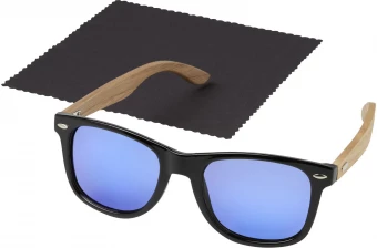 Hiru rPET/puu polarisoidut peililasit lahjapakkauksessa