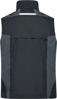 Professionaalne töövest kõrgkvaliteetse varustusega