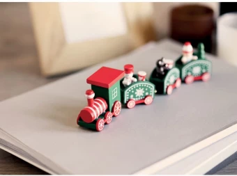 Puidust jõulurong Juna